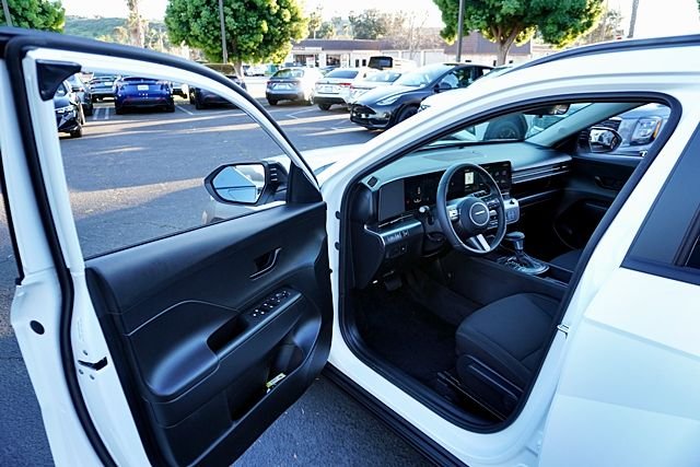 Used 2026 White Hyundai SEL Sport image 35