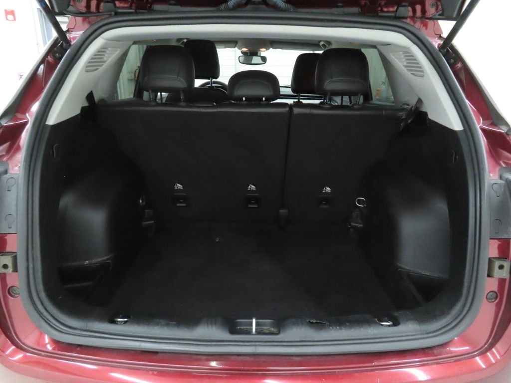 Used 2022 Red Jeep Latitude image 20