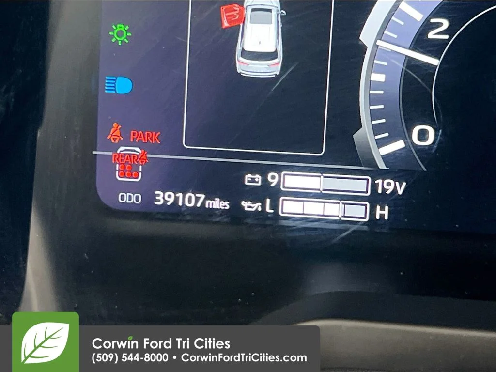Used 2024 Wind Chill Pearl Toyota Limited image 2
