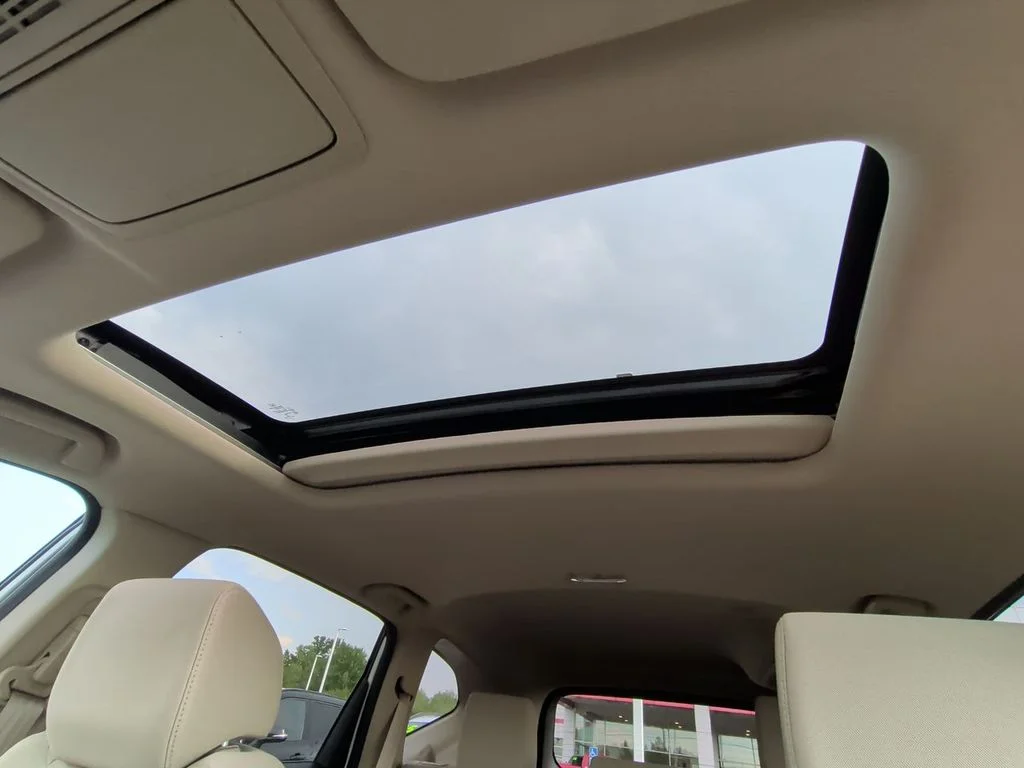 Used 2020 White Honda EX image 22