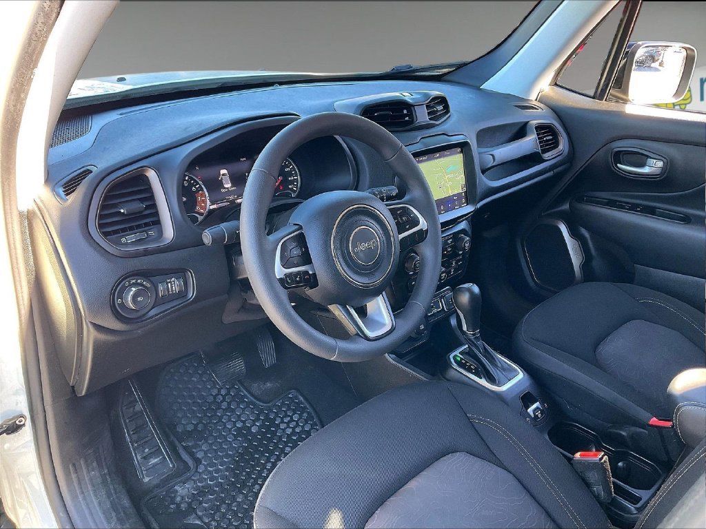 Used 2023 Alpine White Clearcoat Jeep Latitude image 8