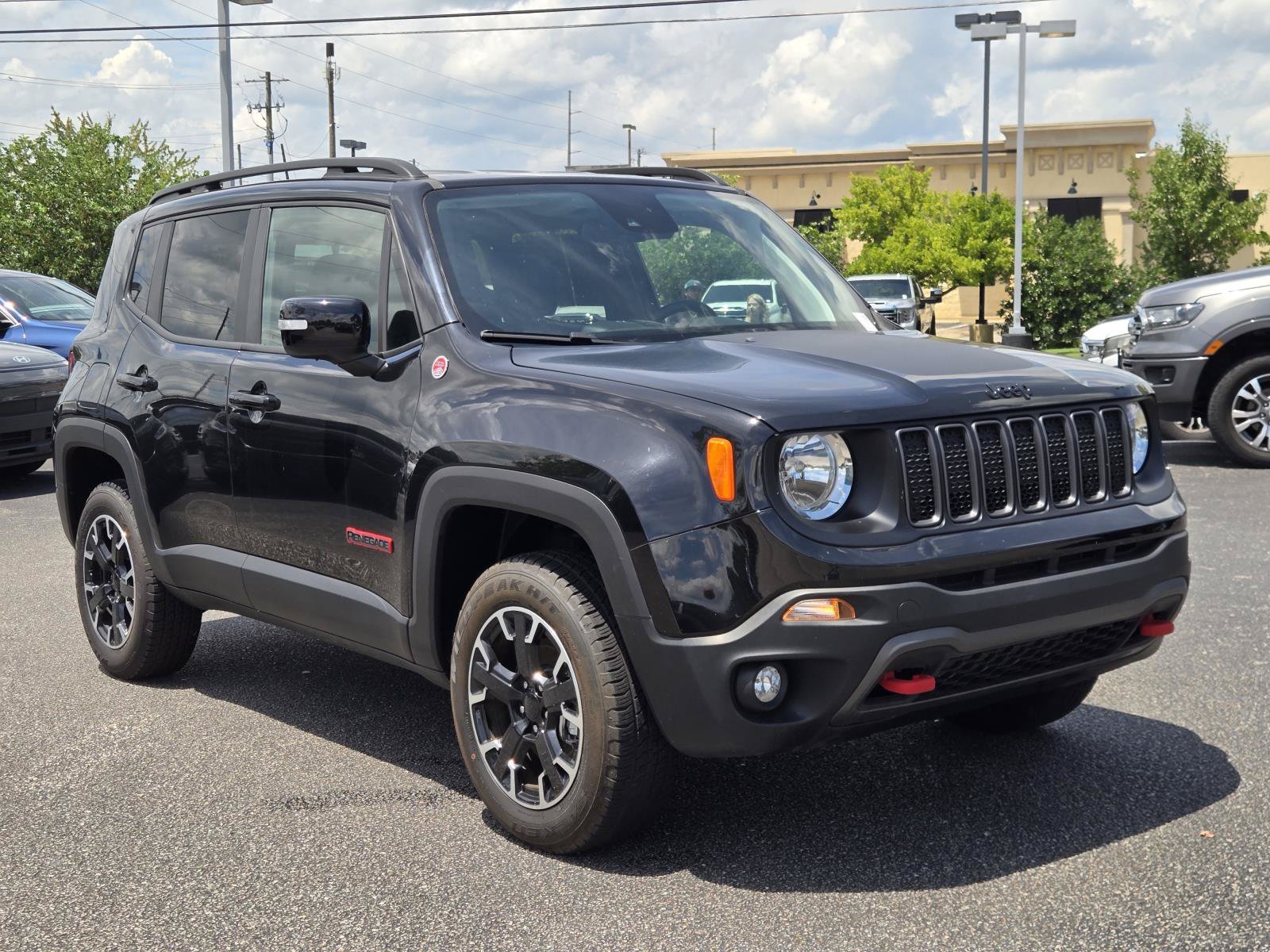 2023 Jeep Renegade Trailhawk - Photo 3