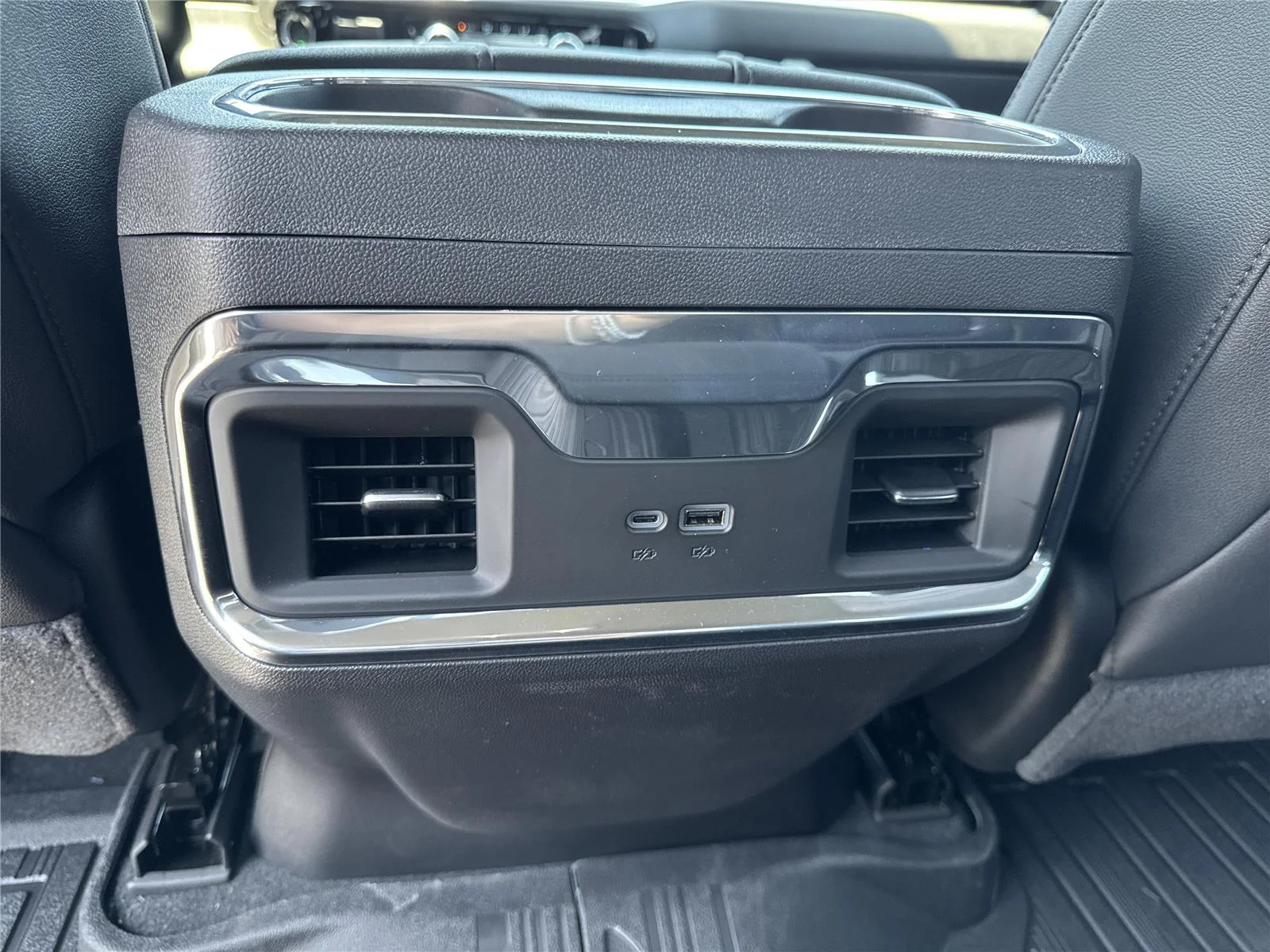 New 2026 Sterling Metallic GMC Elevation image 32