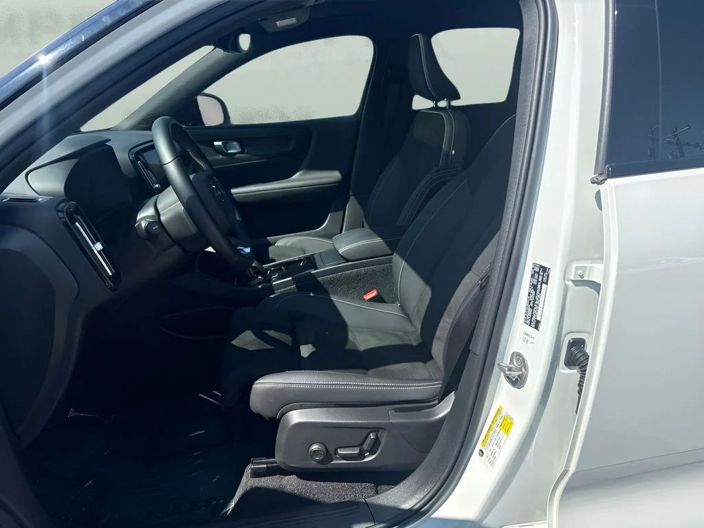 Used 2023 White Volvo Twin Plus image 9