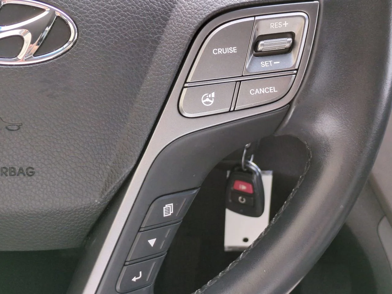 Used 2014 Mineral Gray Hyundai  image 21