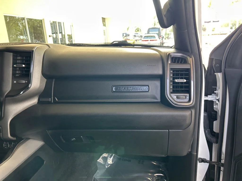 Used 2023 White Ram Big Horn/Lone Star image 26