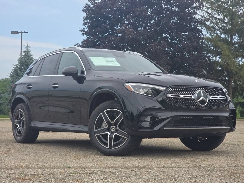 New 2026 Black Mercedes-Benz GLC 300 image 37