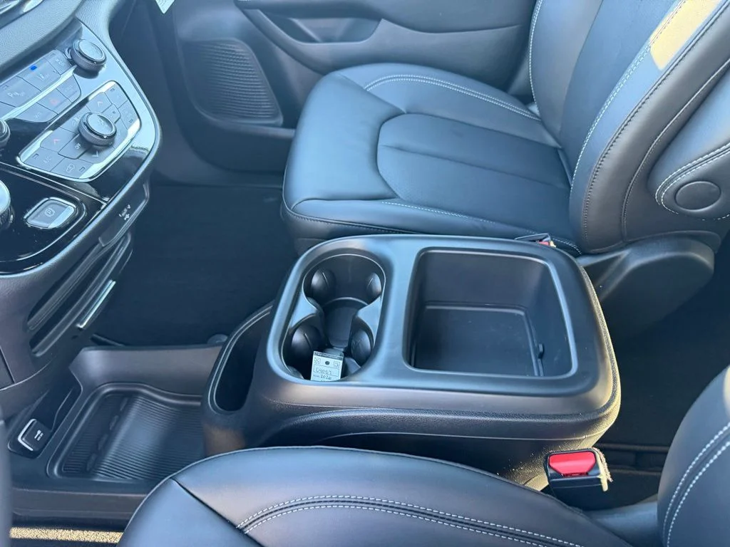 New 2026 White Chrysler LX image 26