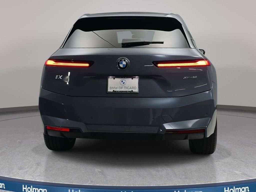 Used 2026 Storm Bay Metallic BMW xDrive60 image 6