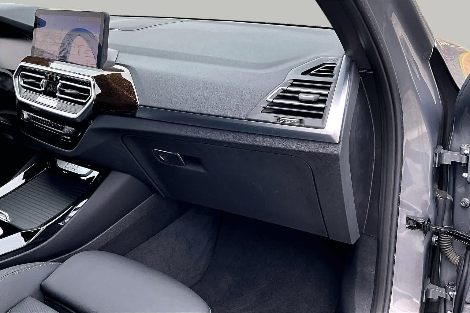 Used 2024 Skyscraper Grey Metallic BMW sDrive30i image 19