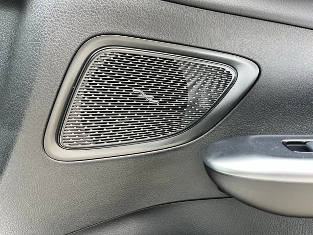 New 2026 Polar White Mercedes-Benz C 300 image 24