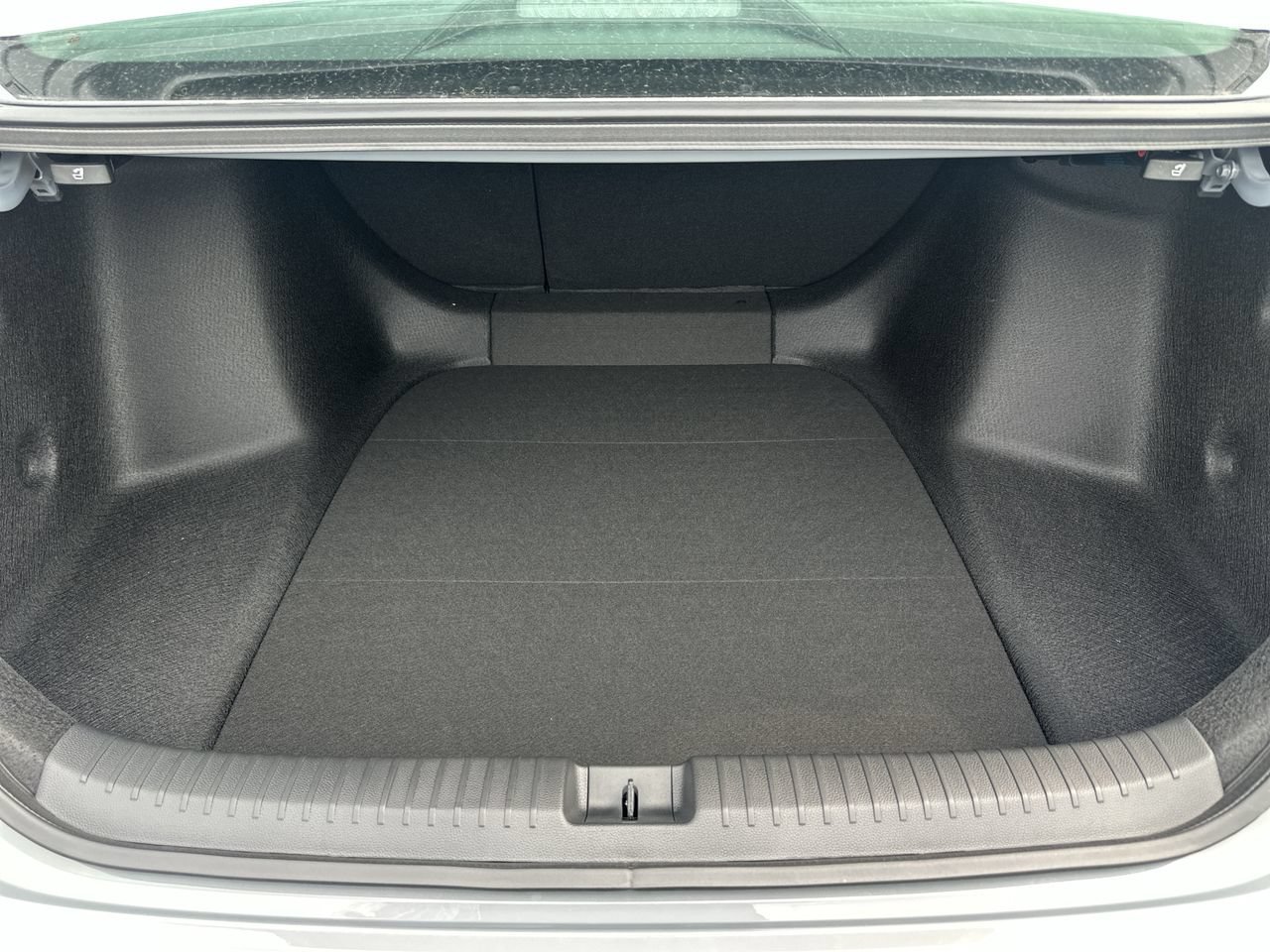 New 2026 Urban Gray Pearl Honda SE image 23