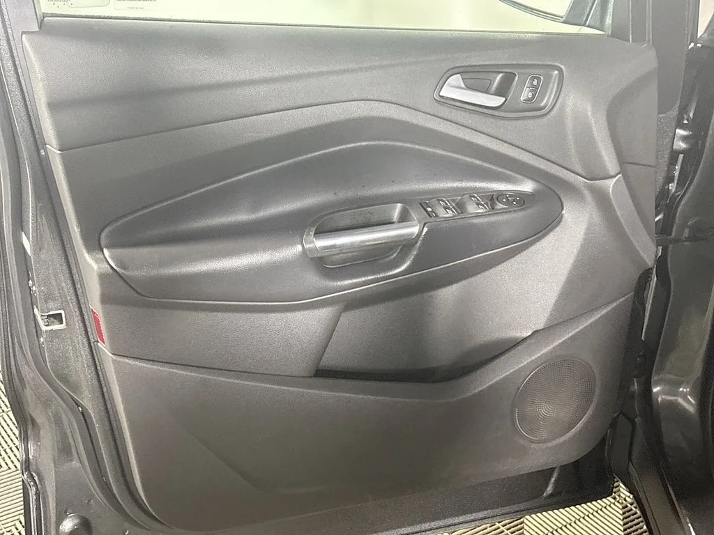 Used 2019 Gray Ford SE image 10