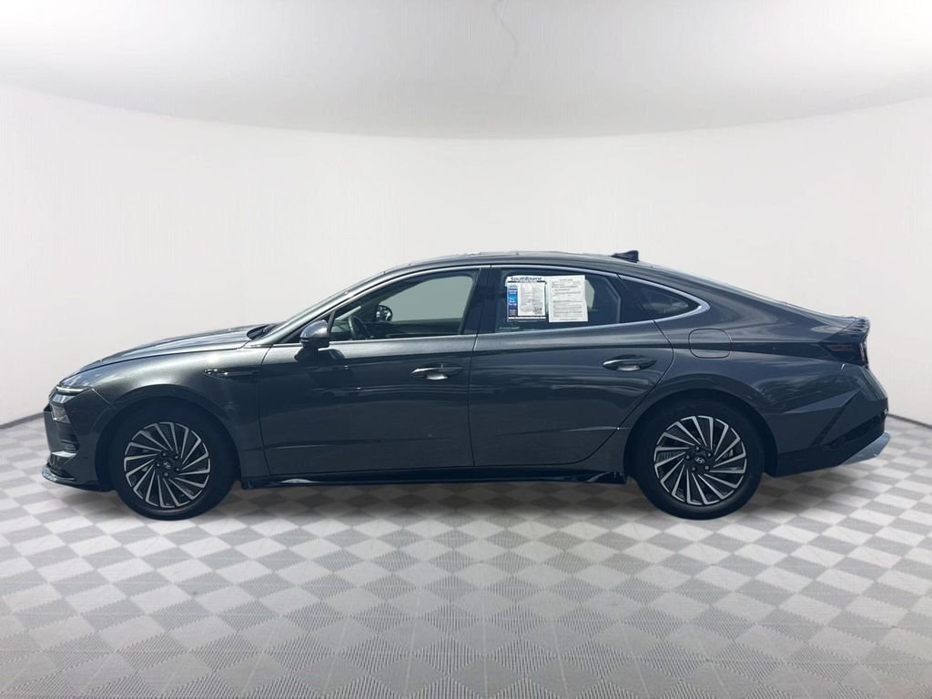 Used 2025 Gray Hyundai Limited image 7