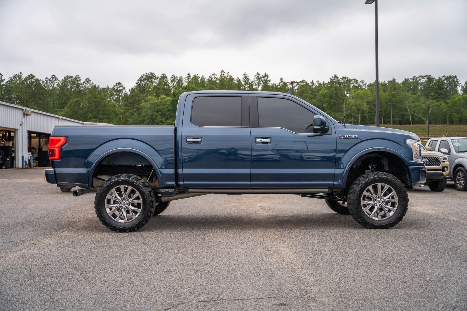 Used 2018 Blue Ford Limited image 12