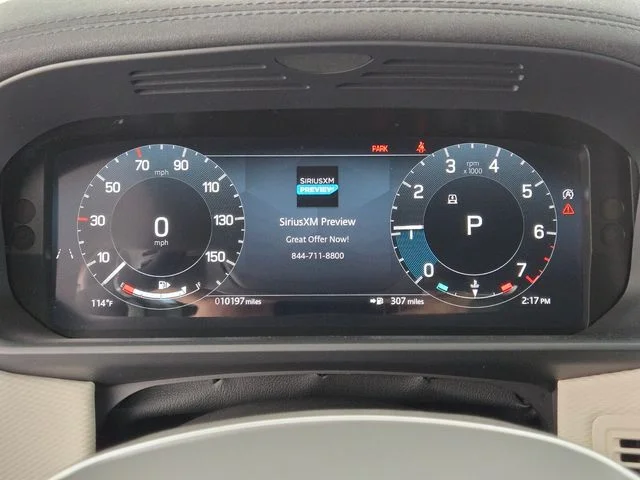 Used 2025 Black Land Rover Dynamic SE image 27