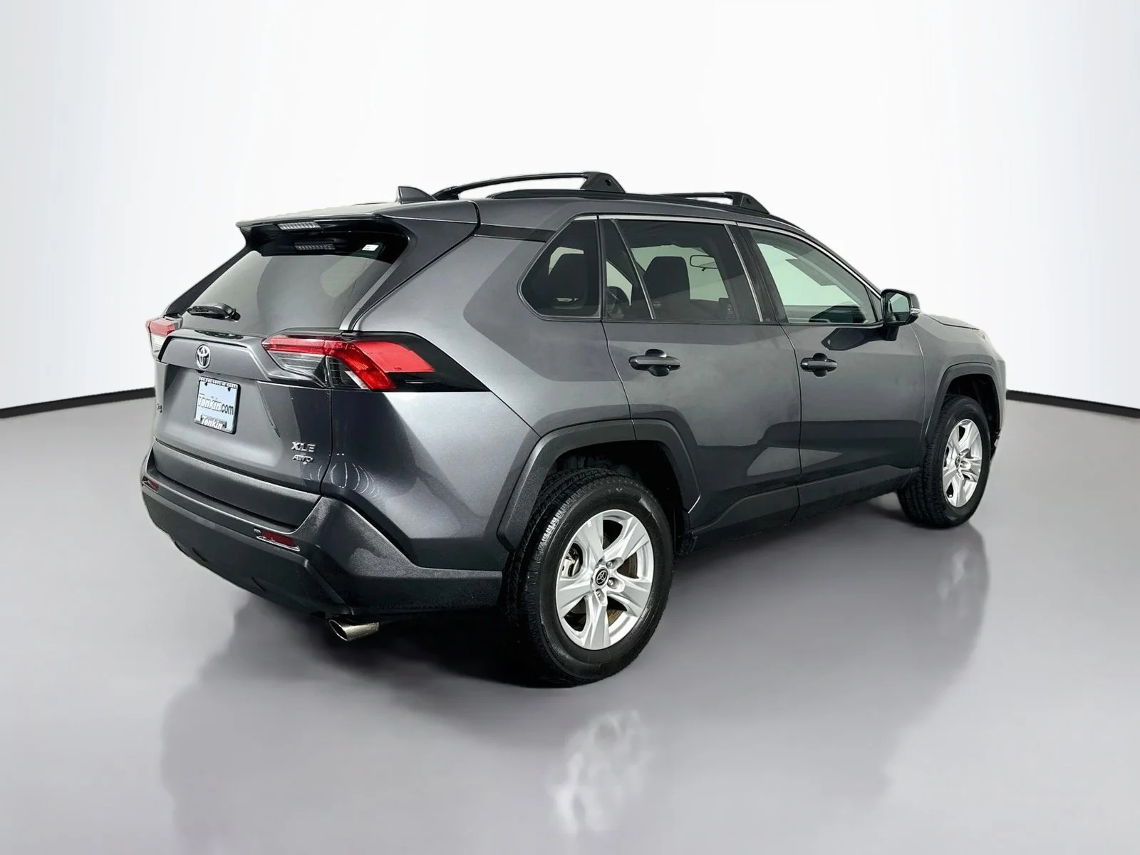 Used 2021 Magnetic Gray Metallic Toyota XLE image 7