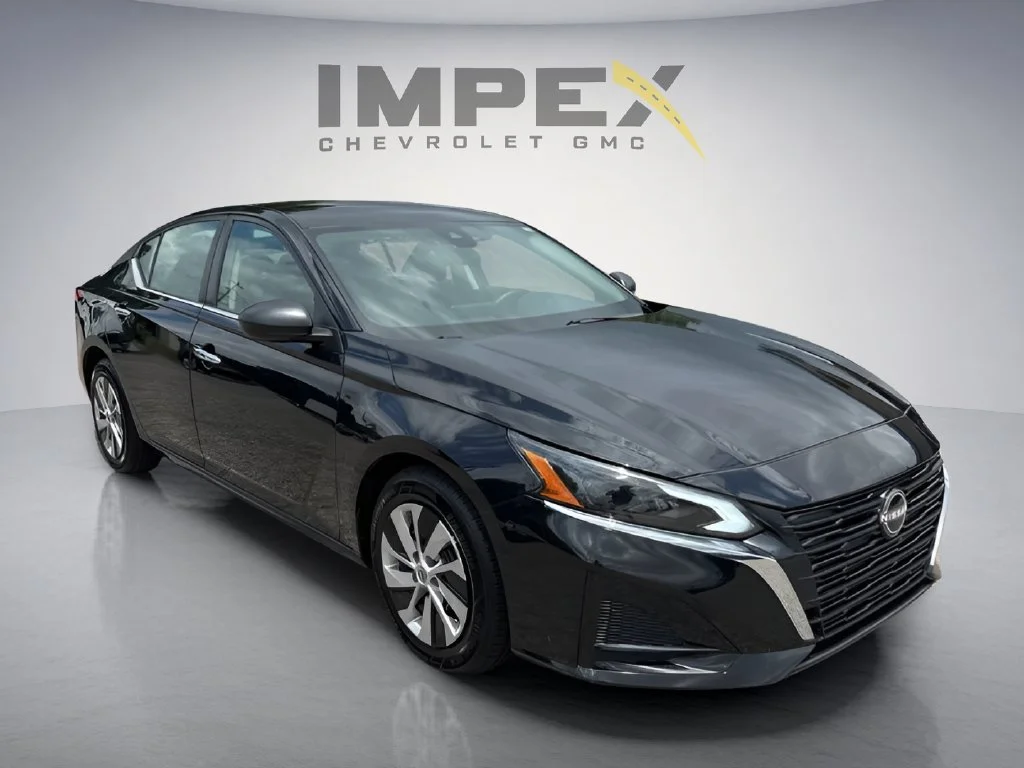 Used 2025 Black Nissan S image 7