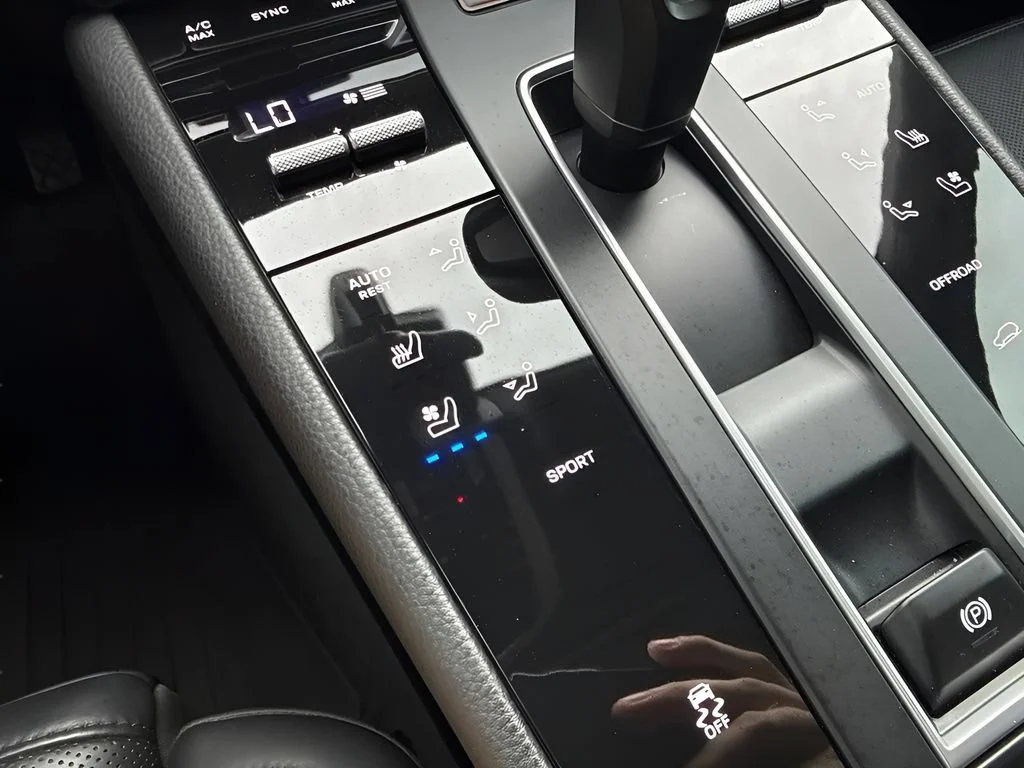 Used 2022  Porsche  image 24