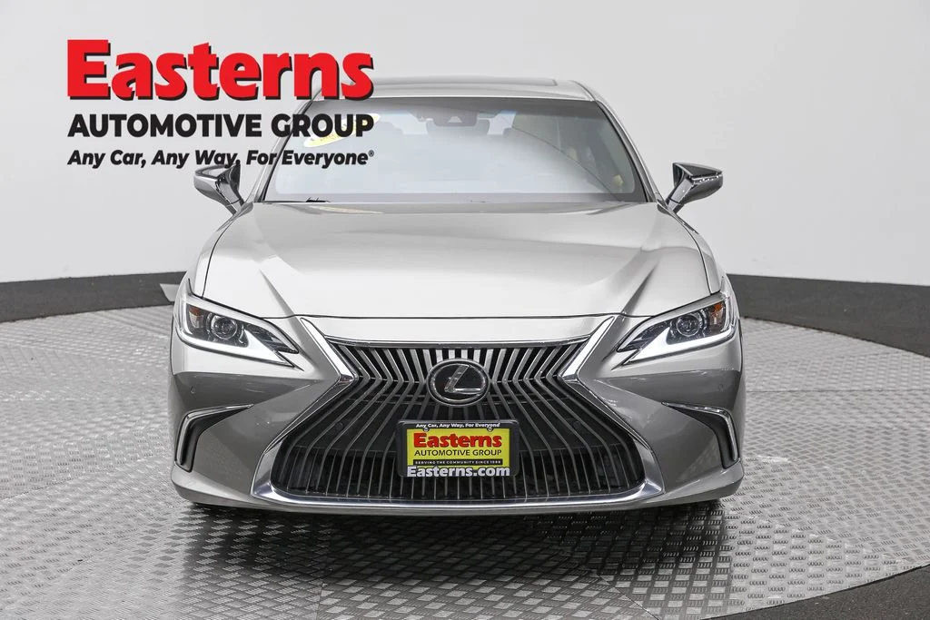 Used 2021 Silver Lexus 350 image 2