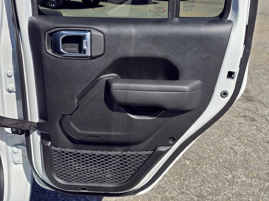 New 2027 White/off-white Jeep Sport S image 38