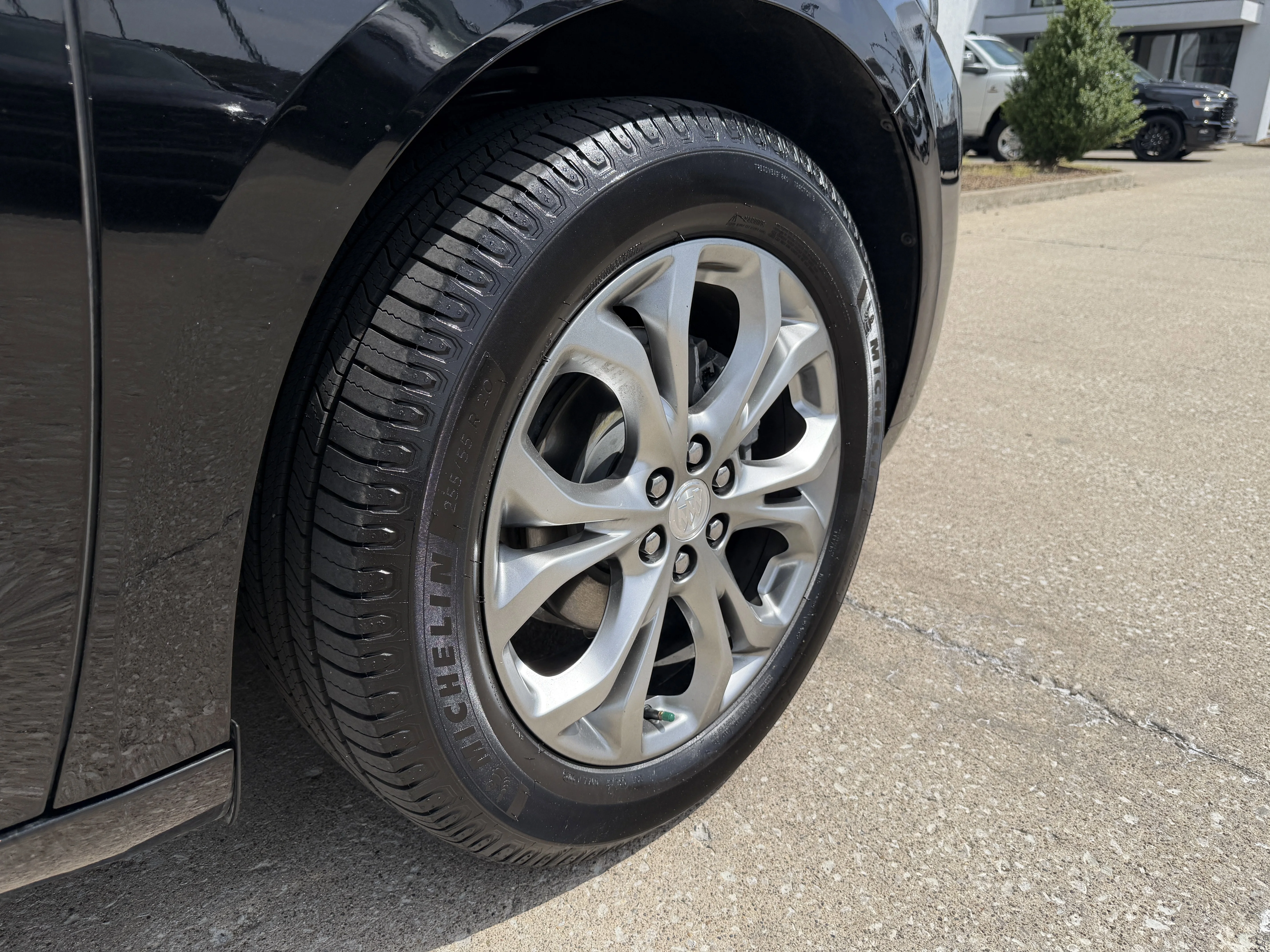 Used 2021 Ebony Twilight Metallic Buick Avenir image 21