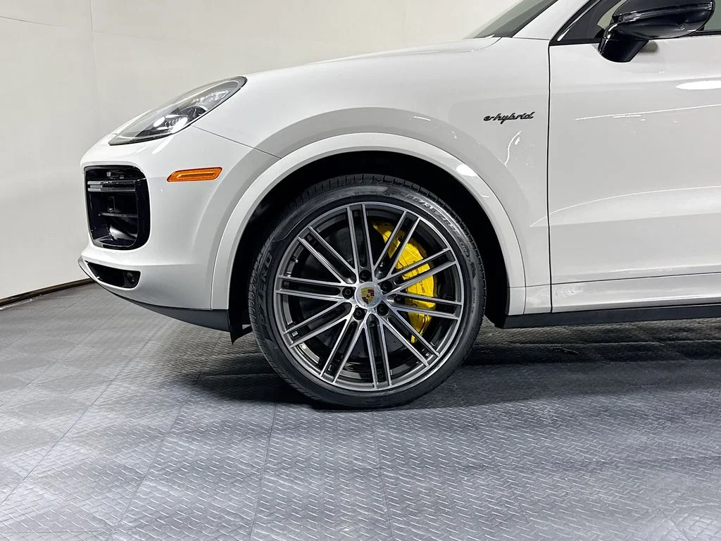 2023 Porsche Cayenne Turbo S E-Hybrid - Photo 31