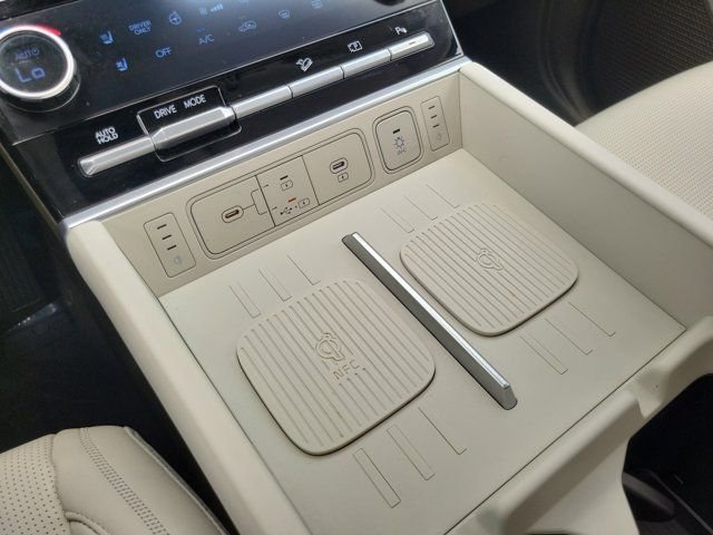 Certified Used 2025 White Hyundai Calligraphy image 30