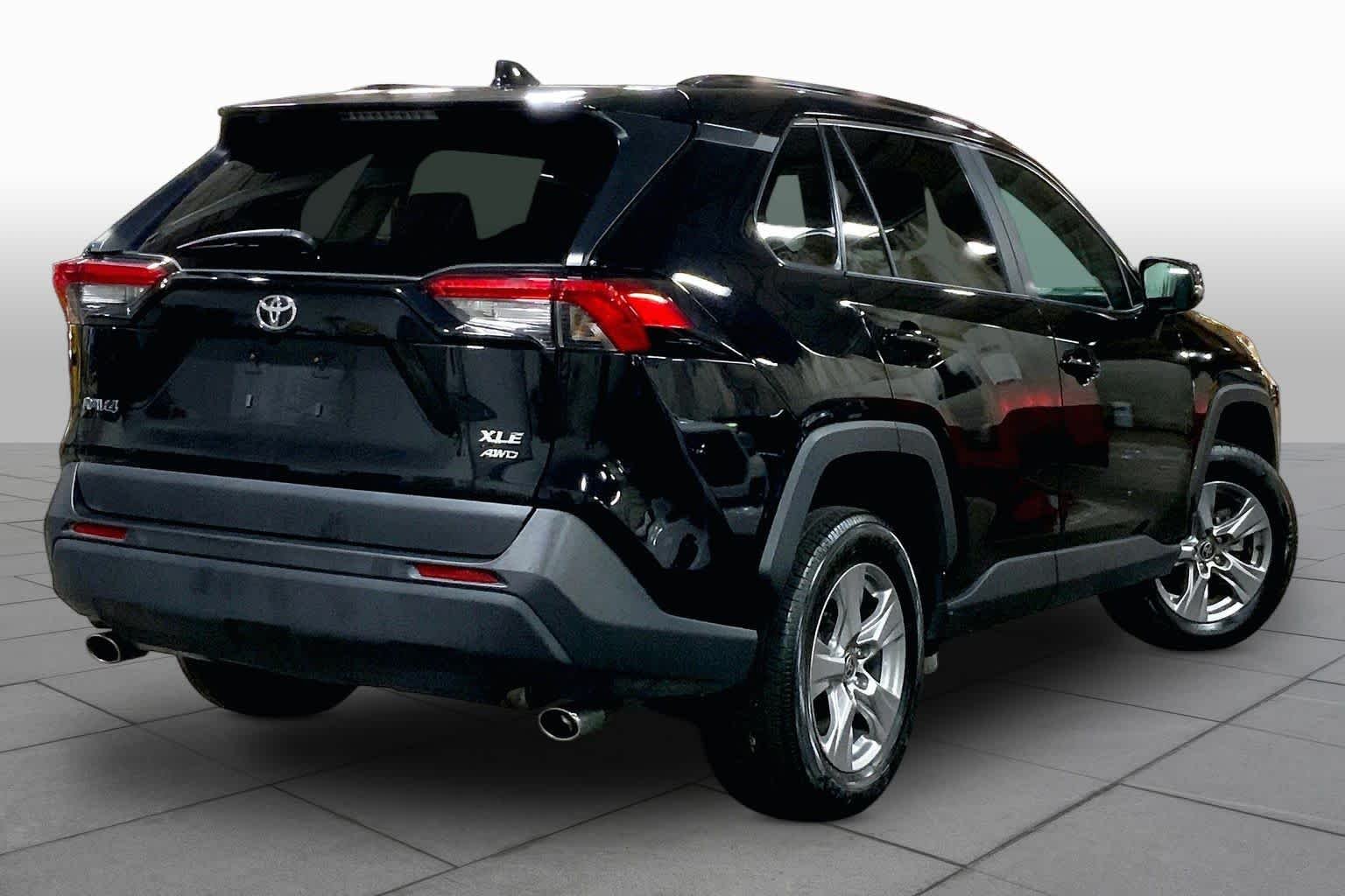 Used 2025 Midnight Black Metallic Toyota XLE image 13