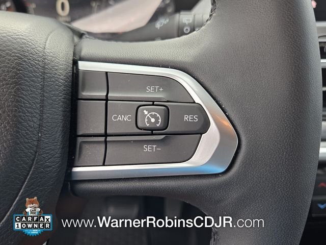 Used 2023 White Jeep Latitude image 28