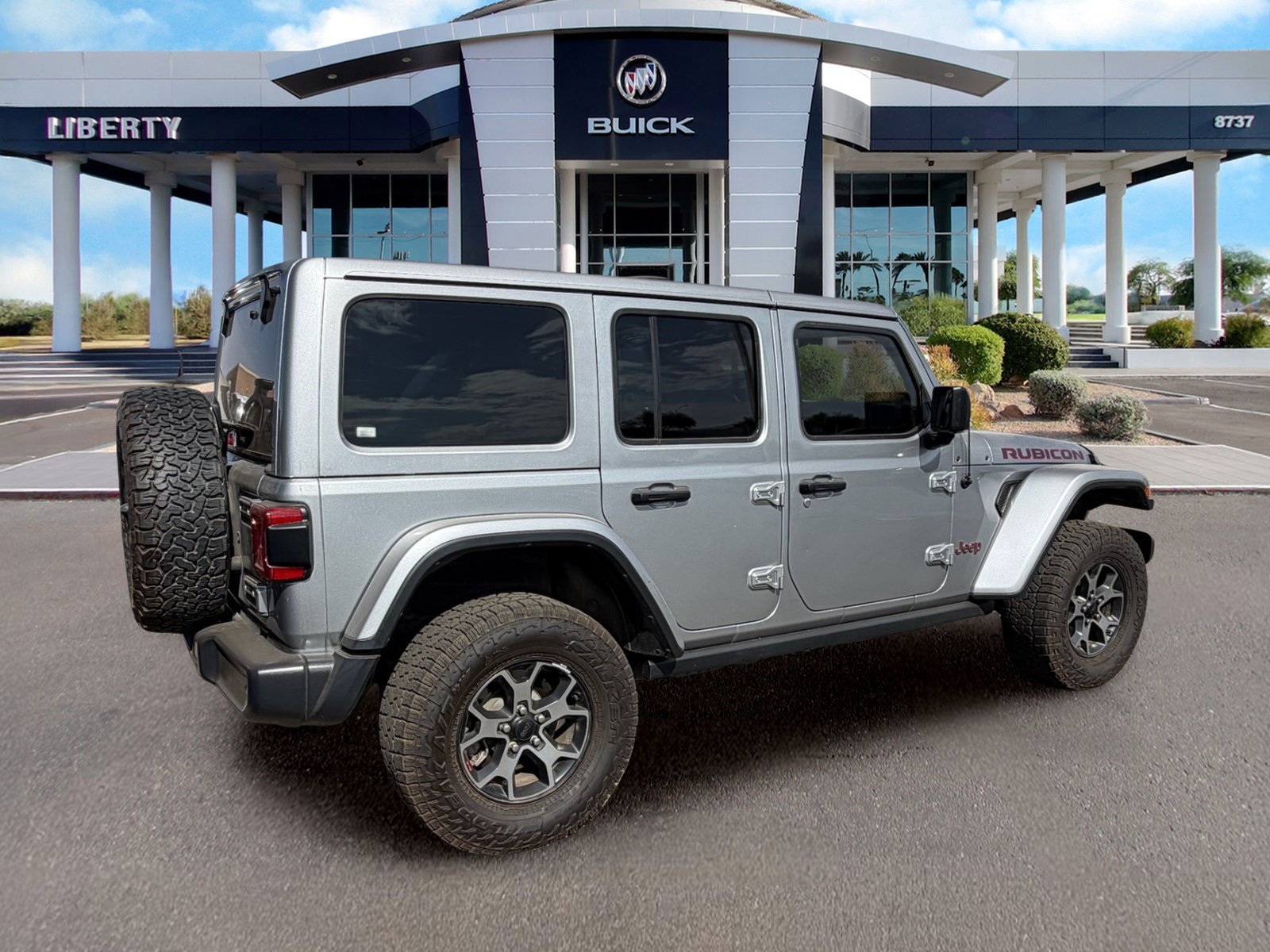 Used 2019 Silver Jeep Rubicon 4x4 image 2