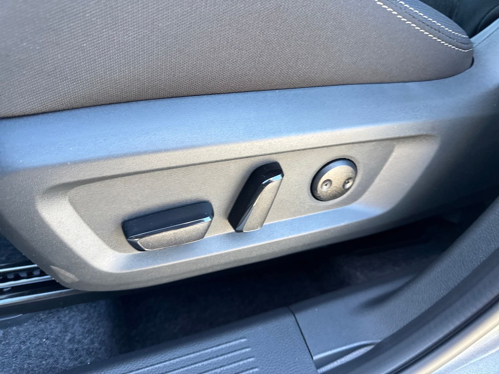 New 2026 Nissan Rogue SV 4D Sport Utility