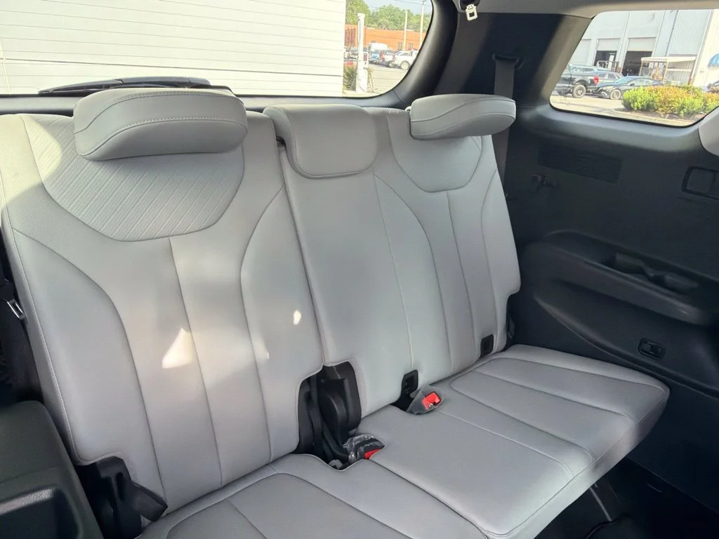Certified Used 2025 Abyss Black Pearl Hyundai SEL image 26