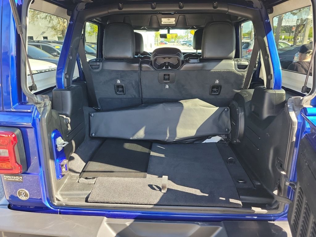 Used 2020 Blue Jeep Unlimited Sahara image 14