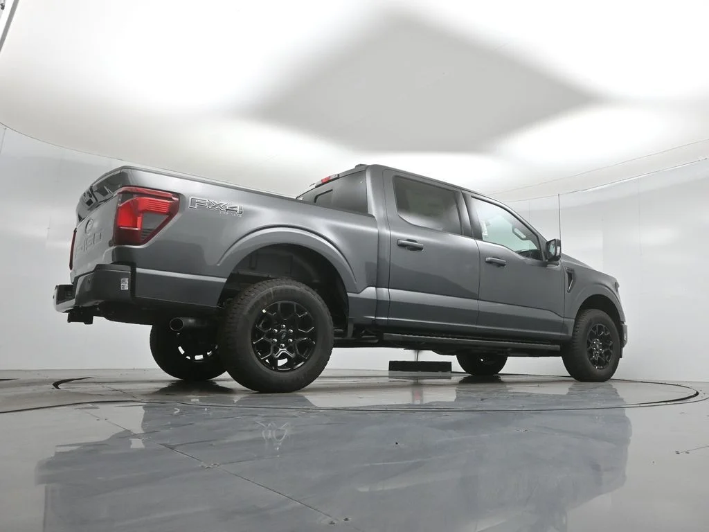 New 2026 Carbonized Gray Metallic Ford XLT image 45