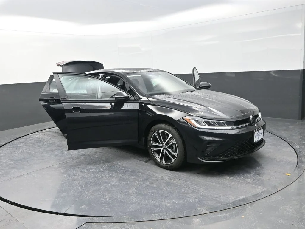 New 2026  Volkswagen 1.5T Sport image 30