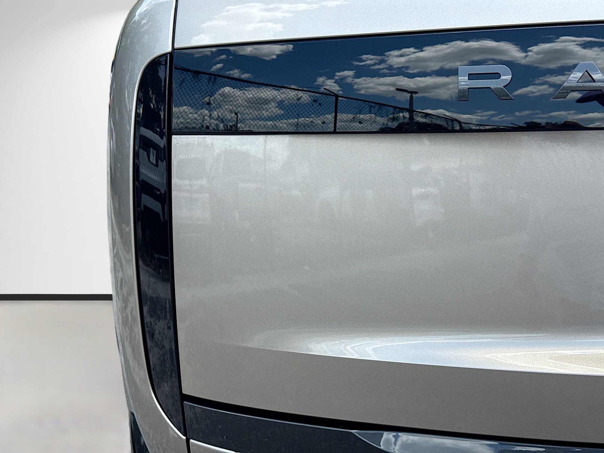 New 2026 Batumi Gold Land Rover SE image 10