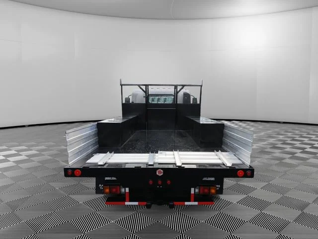 New 2025 Arc White Chevrolet  image 16