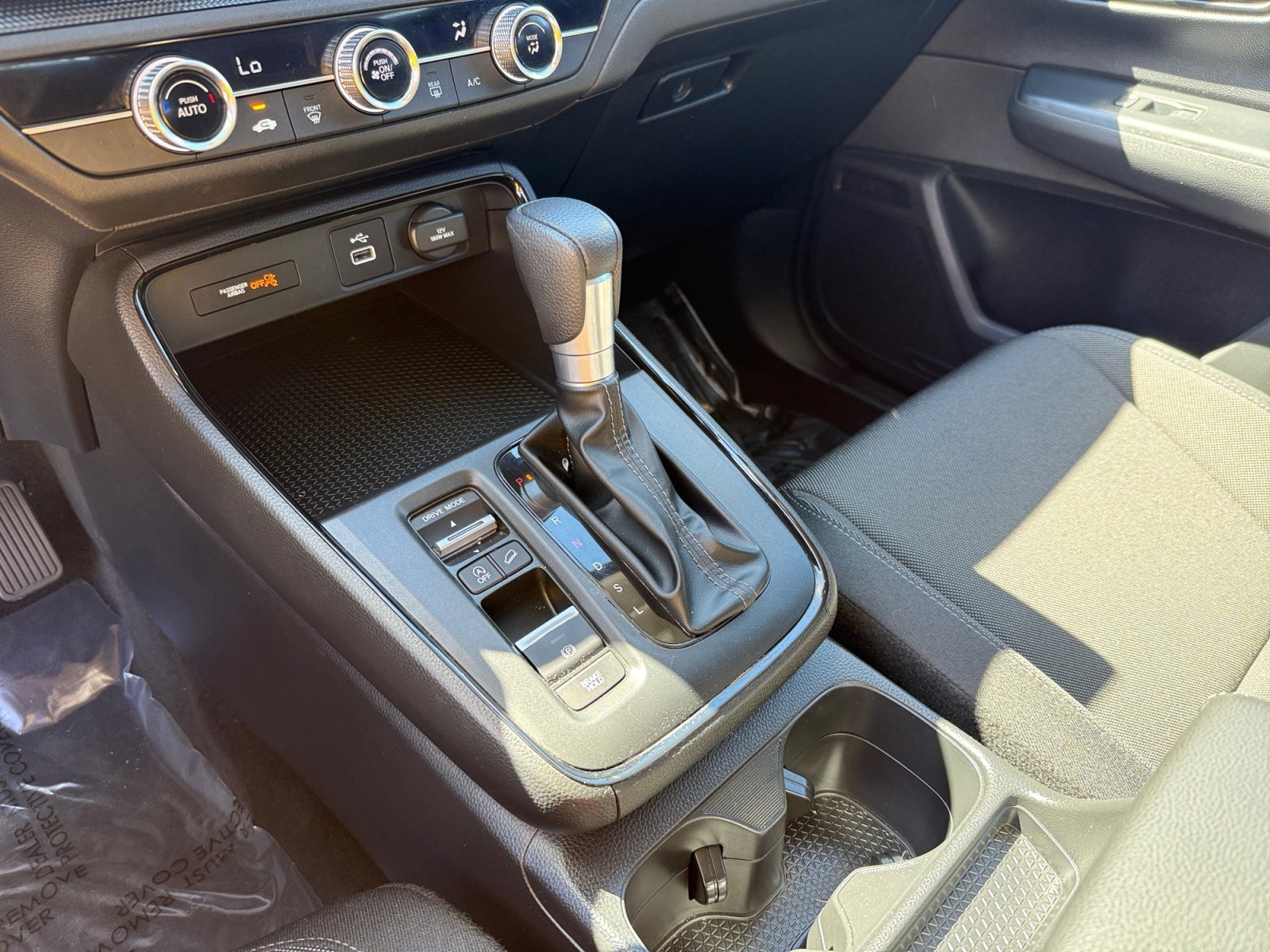 Used 2025 Meteorite Gray Metallic Honda LX image 13