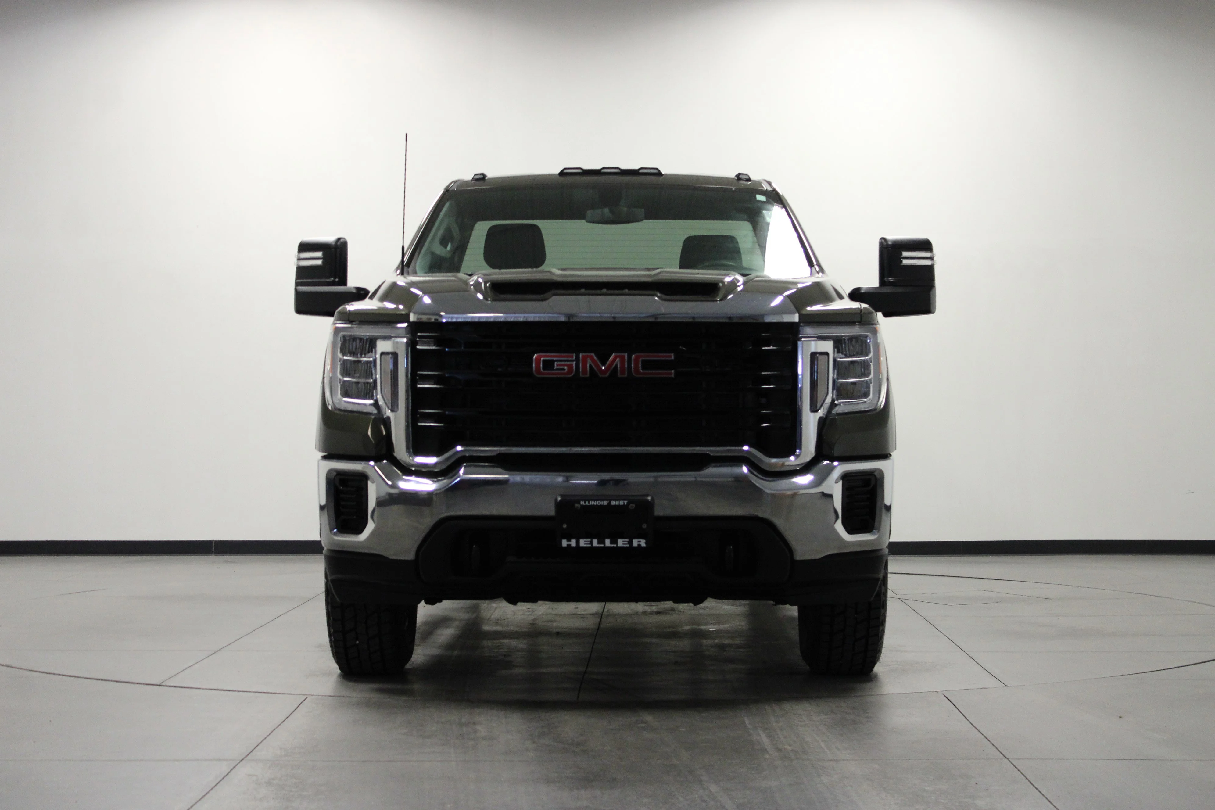 Used 2023 Forest Metallic GMC Pro image 9