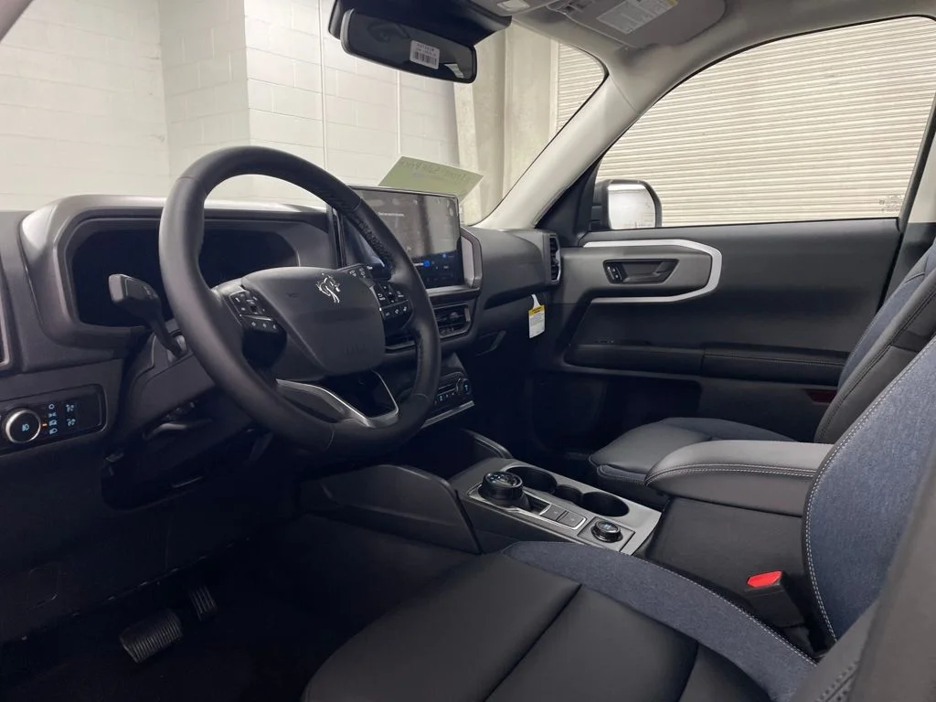 New 2025 Green Ford Outer Banks image 6