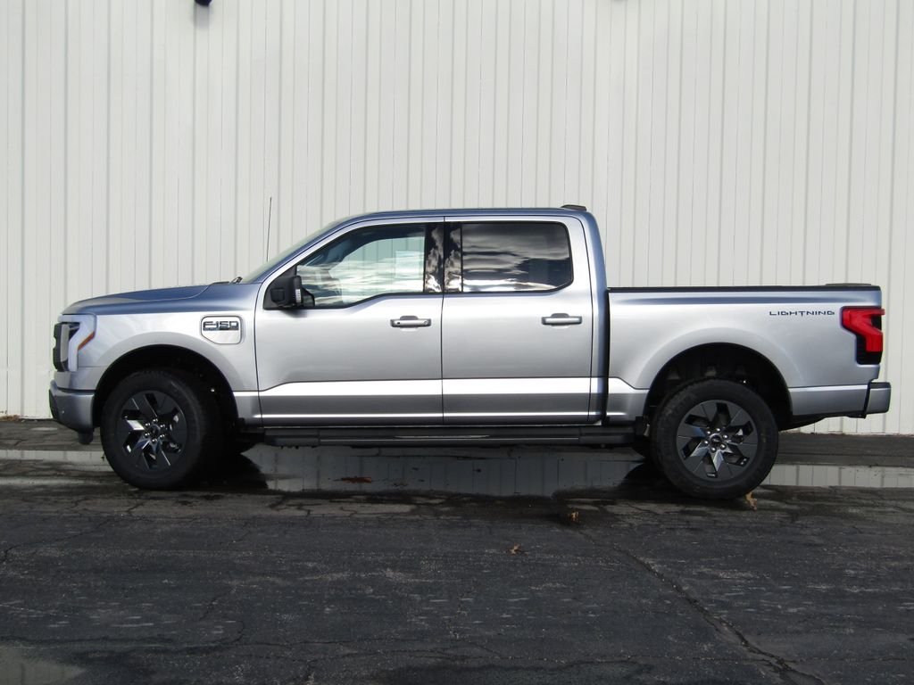 2025 Ford F-150 Lightning Flash - Photo 11