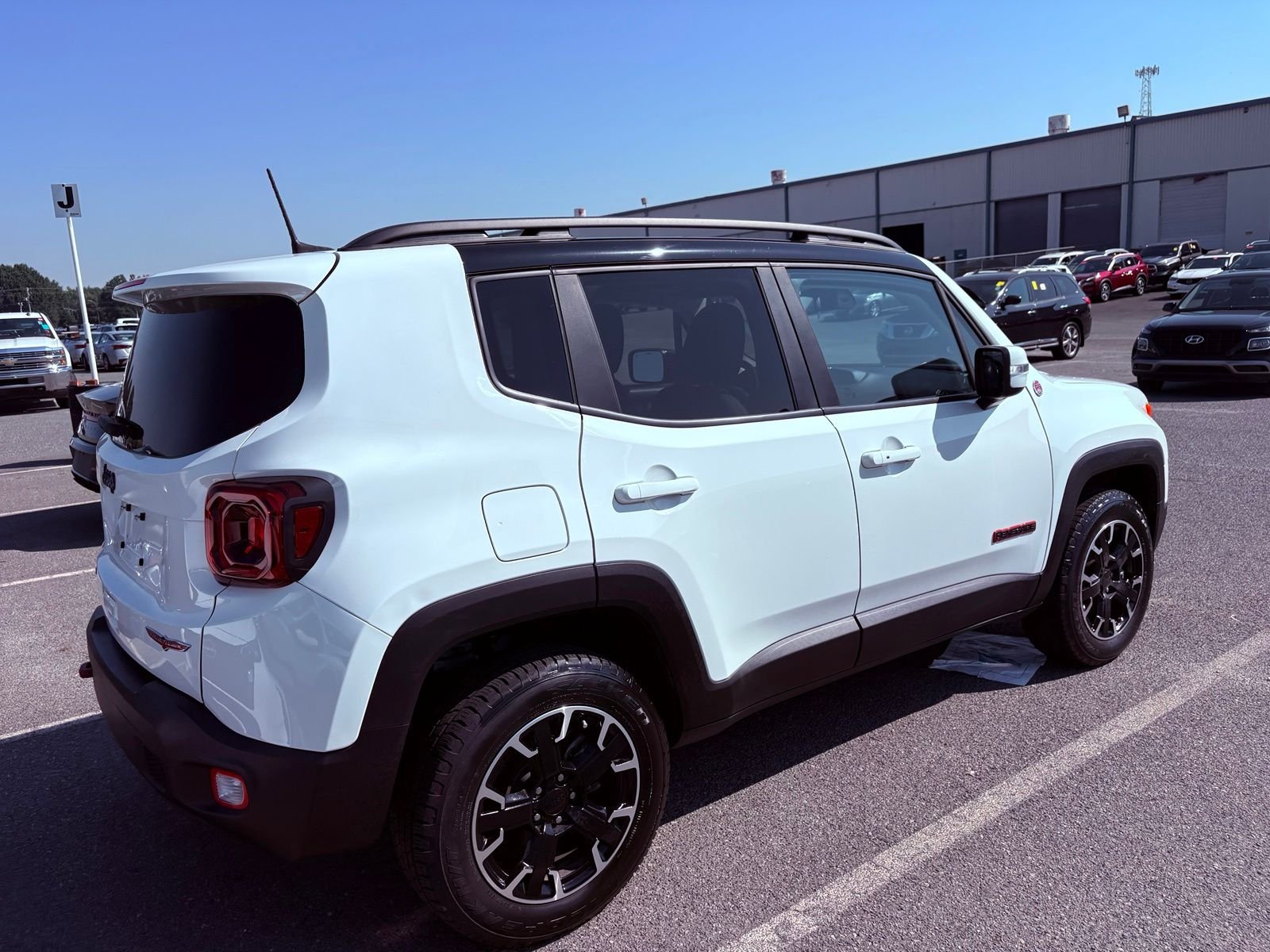 Used 2023 Alpine White Jeep Trailhawk image 4