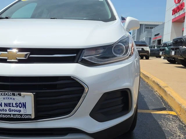 Used 2020 White Chevrolet LT image 3