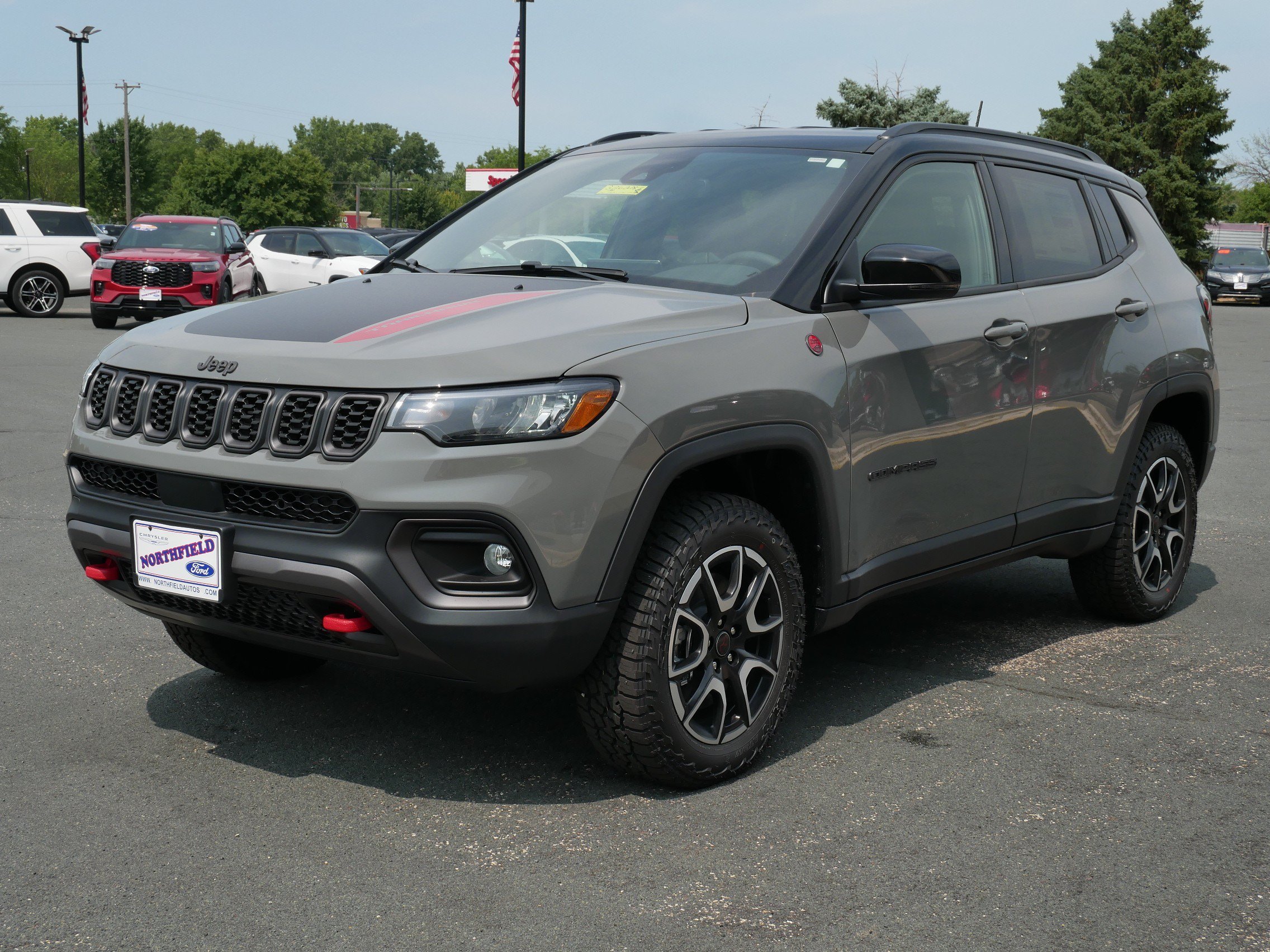 New 2026 Sting-Gray Clear-Coat Exterior Paint Jeep Trailhawk image 4