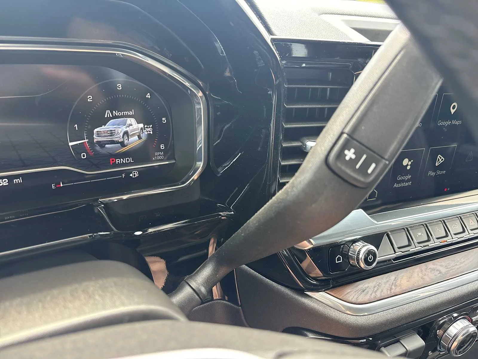 Used 2025 Onyx Black GMC SLT image 17