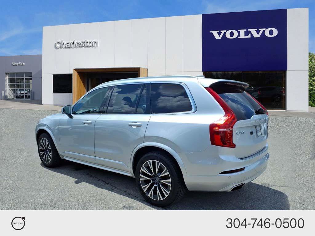 Used 2021 Bright Silver Metallic Volvo Momentum image 5