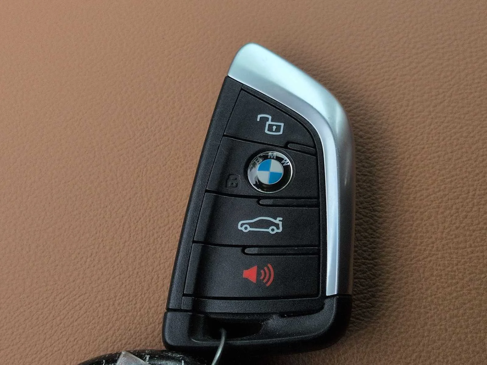New 2025 Alpine White BMW 330i xDrive image 36