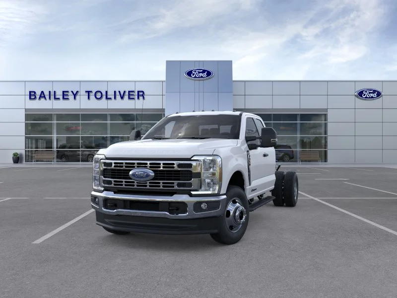 New 2026 Oxford White Ford F-350® XL image 27