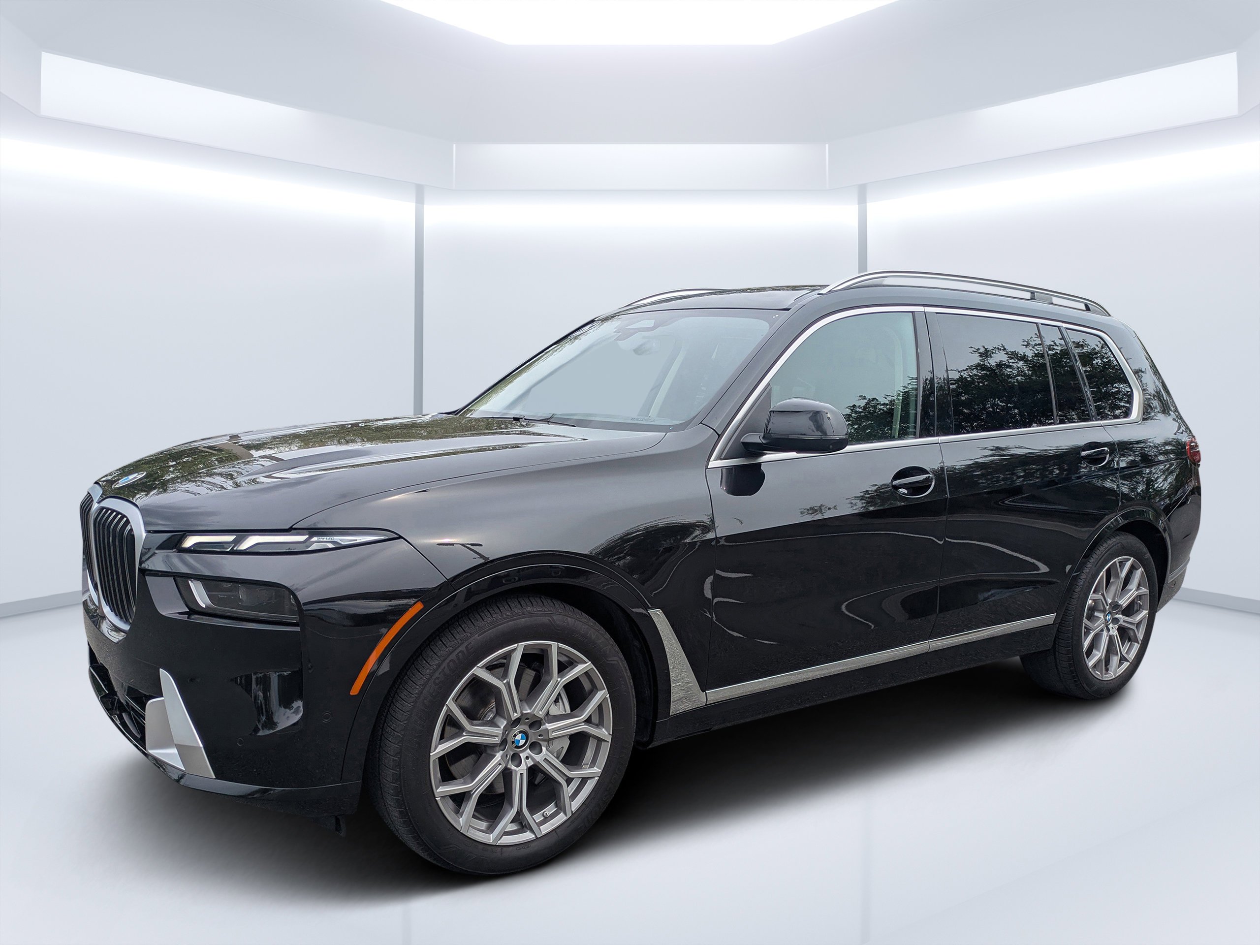 Used 2025 Black Sapphire Metallic BMW xDrive40i image 7